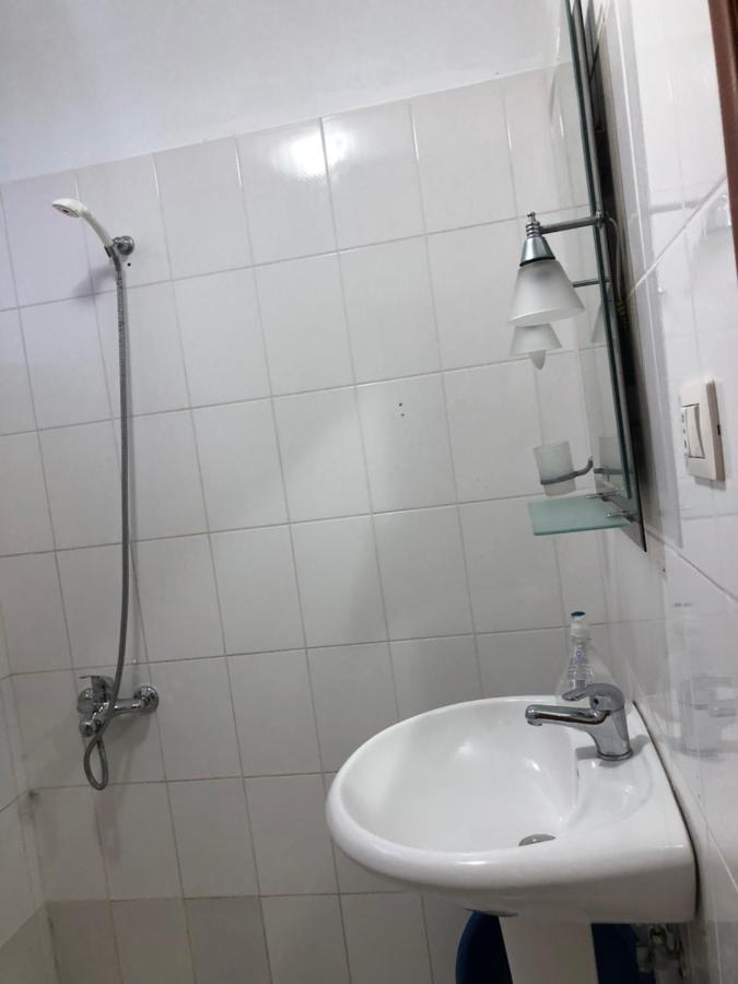 Center Hotel Pirro Himare Ngoại thất bức ảnh