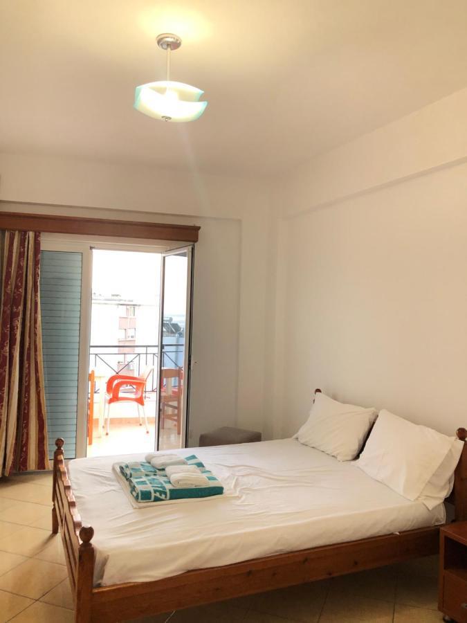 Center Hotel Pirro Himare Ngoại thất bức ảnh