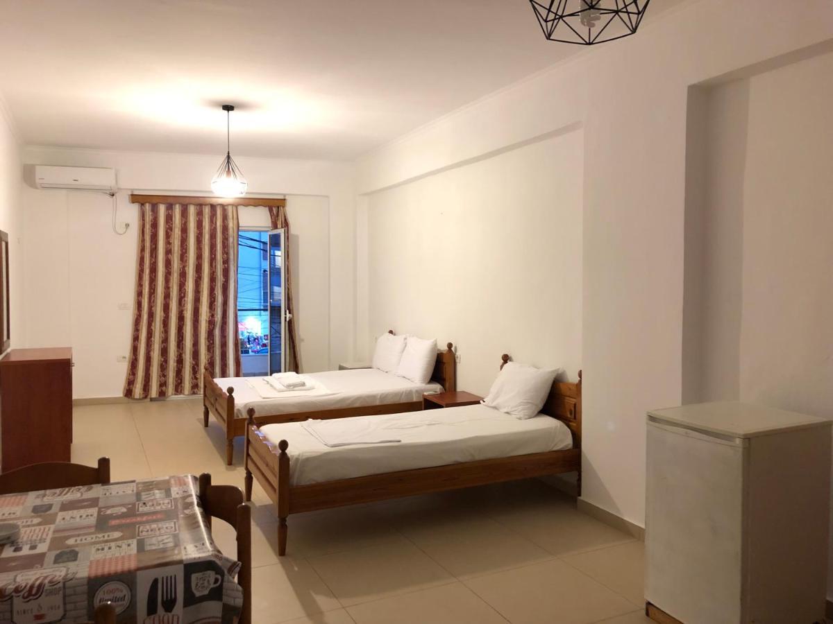 Center Hotel Pirro Himare Ngoại thất bức ảnh