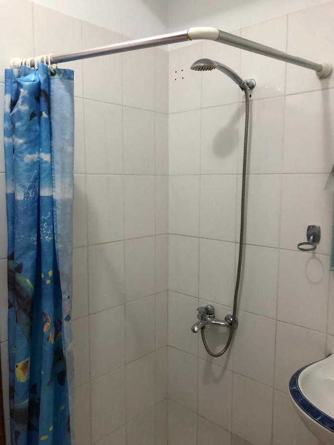 Center Hotel Pirro Himare Ngoại thất bức ảnh